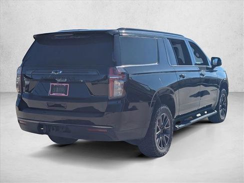 Used 2021 Chevrolet Suburban Z71 w/ Z71 Signature Package image 5