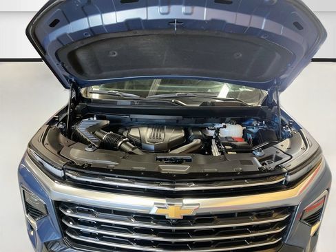 Used 2025 Chevrolet Traverse High Country AWD/4WD image 32