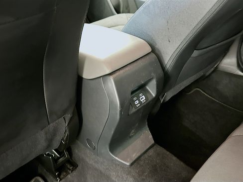 Used 2024 Subaru Crosstrek 2.0i Premium image 28