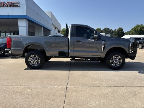 Used 2025 Ford F350 XLT w/ FX4 Off-Road Package AWD/4WD image 2