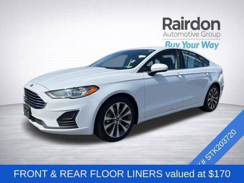Used 2020 Ford Fusion SE image 3