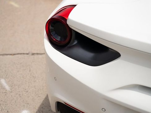 Used 2017 Ferrari 488 GTB RWD image 23