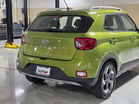 Certified 2023 Hyundai Venue SEL image 11