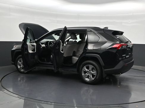 Used 2025 Toyota RAV4 XLE w/ Convenience Package FWD image 35