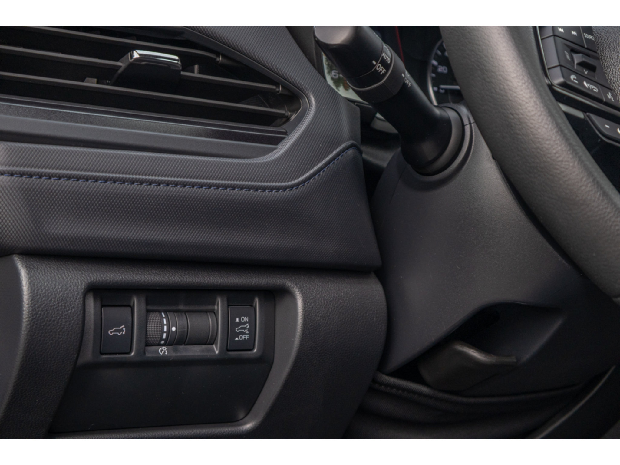 Certified 2025 Subaru Forester Premium AWD/4WD image 20