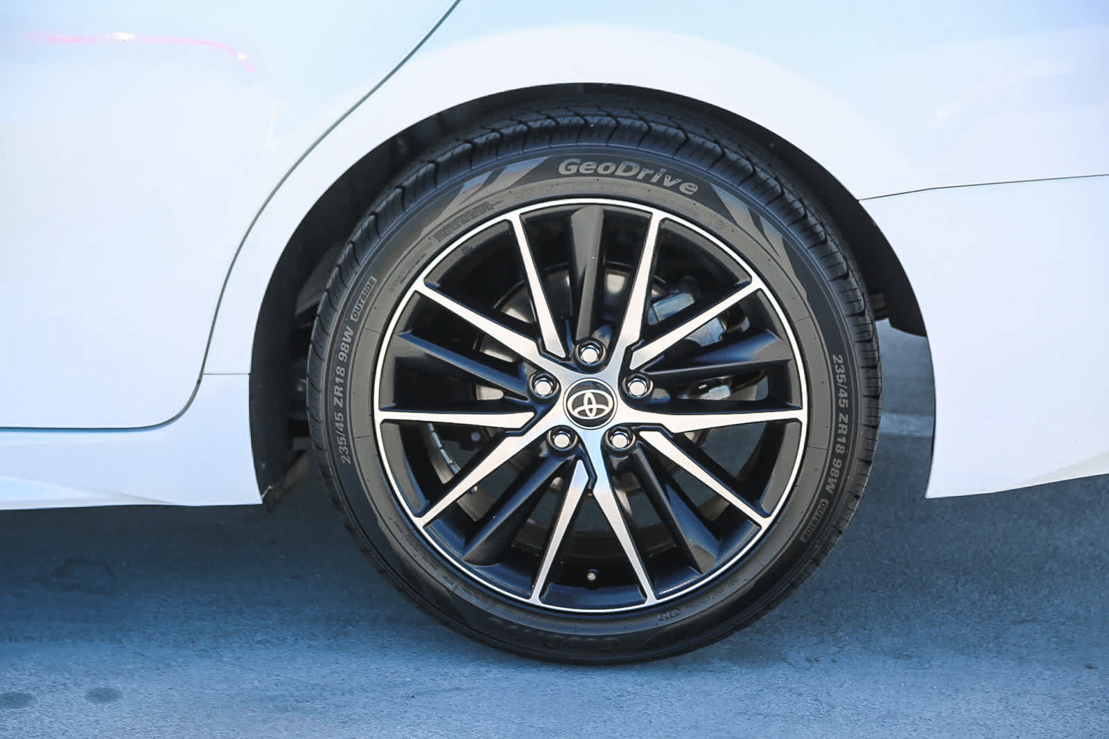 Used 2024 Toyota Camry SE w/ Audio Upgrade Package FWD image 11