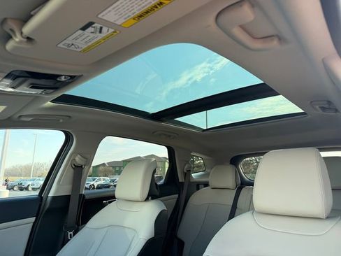 Used 2024 Kia Sportage EX w/ EX Premium Package image 34