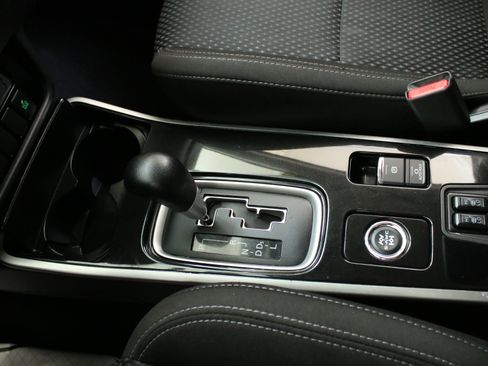 Used 2020 Mitsubishi Outlander ES AWD/4WD image 17