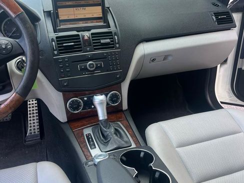 Used 2009 Mercedes-Benz C 300 Sedan image 15