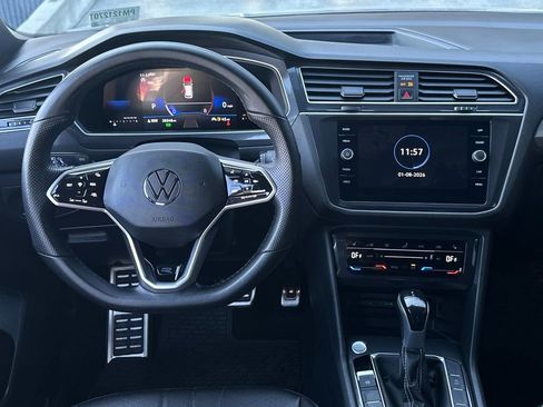 Used 2023 Volkswagen Tiguan SE R-Line image 14