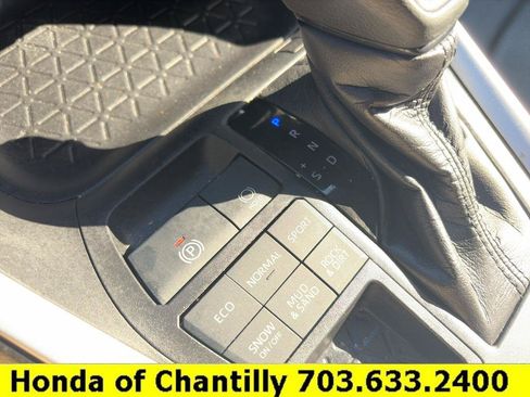 Used 2021 Toyota RAV4 LE AWD/4WD image 50