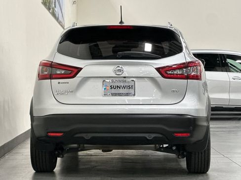 Used 2020 Nissan Rogue Sport SV FWD image 5