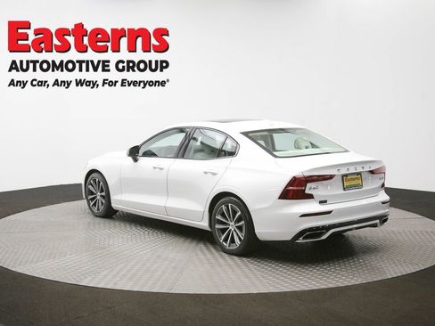 Used 2022 Volvo S60 B5 Momentum image 64