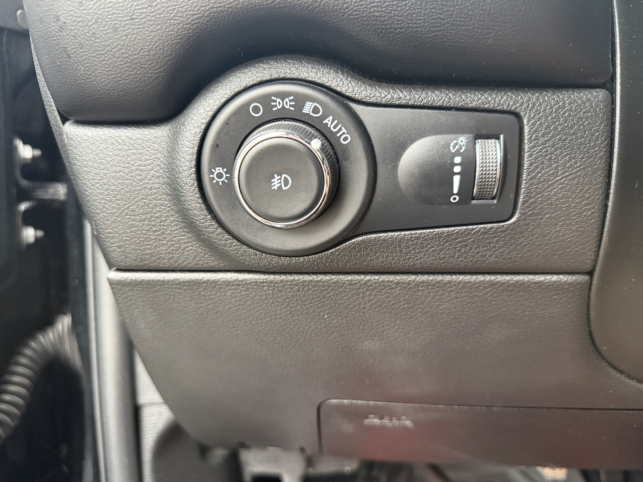 Used 2023 Dodge Durango R/T RWD image 38