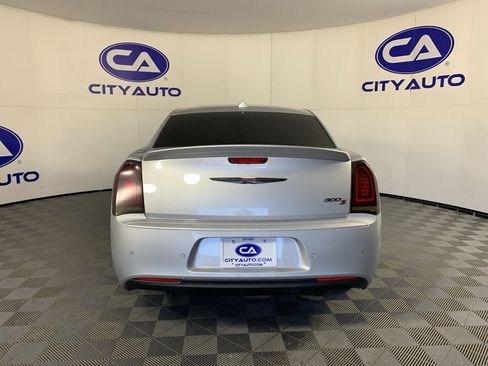 Used 2022 Chrysler 300 S RWD image 4