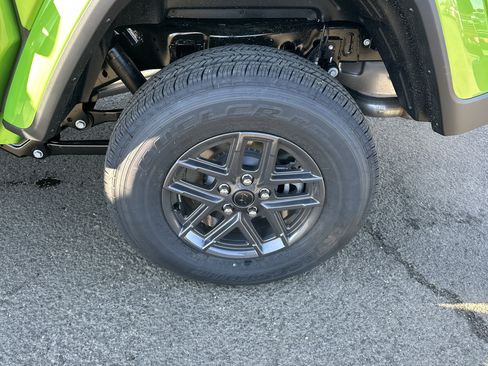 New 2026 Jeep Gladiator Sport image 25