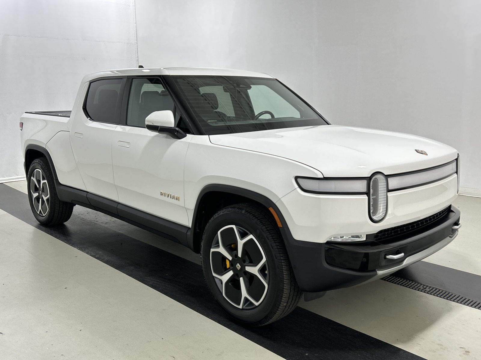 Used 2022 Rivian R1T Adventure AWD/4WD image 7
