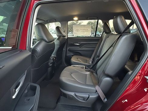 New 2026 Toyota Grand Highlander XLE image 21