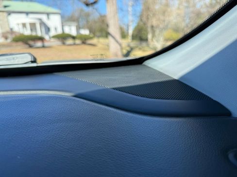 Used 2020 GMC Acadia SLT w/ Driver Alert Package II image 40