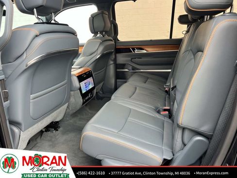 Used 2022 Jeep Grand Wagoneer Series II w/ Premium Group II image 13