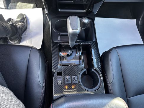 Used 2020 Toyota 4Runner TRD Off-Road Premium image 17