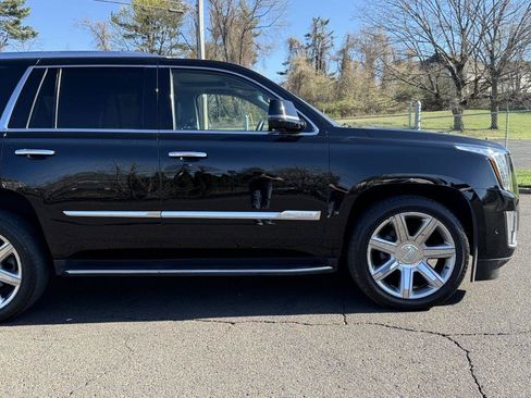 Used 2017 Cadillac Escalade Luxury image 8