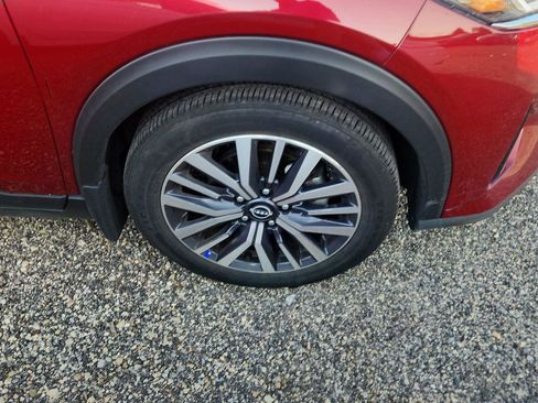 Used 2023 Nissan Kicks SV FWD image 2
