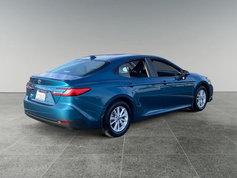 Used 2025 Toyota Camry LE w/ Convenience Package FWD image 5