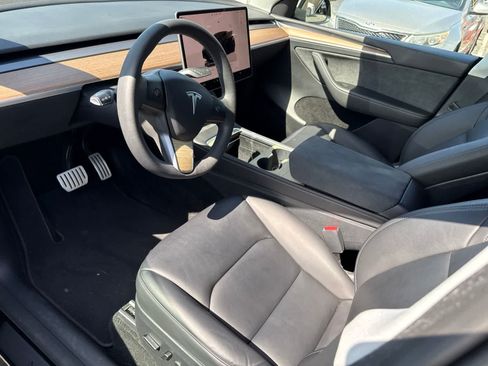 Used 2023 Tesla Model Y Performance AWD/4WD image 24