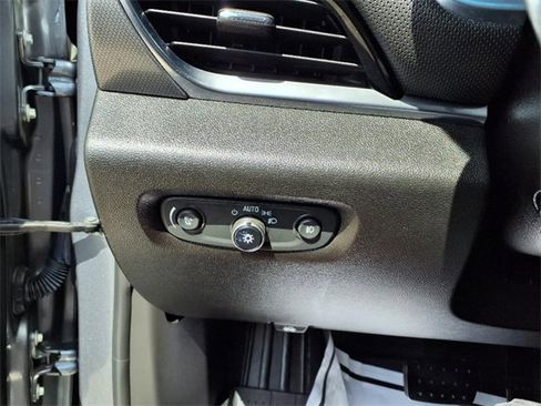 Used 2019 Chevrolet Traverse Premier image 15