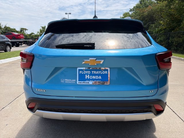 Used 2025 Chevrolet Trax LT FWD image 10