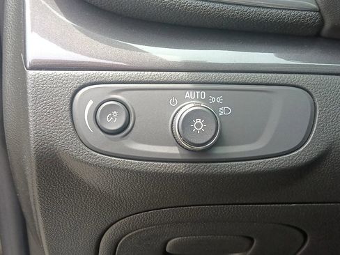 Used 2022 Buick Encore Preferred w/ Safety Package AWD/4WD image 19