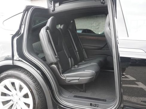 Used 2019 Tesla Model X Long Range AWD/4WD image 32