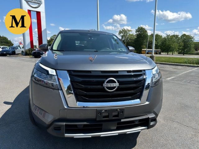 Used 2023 Nissan Pathfinder SL AWD/4WD image 10