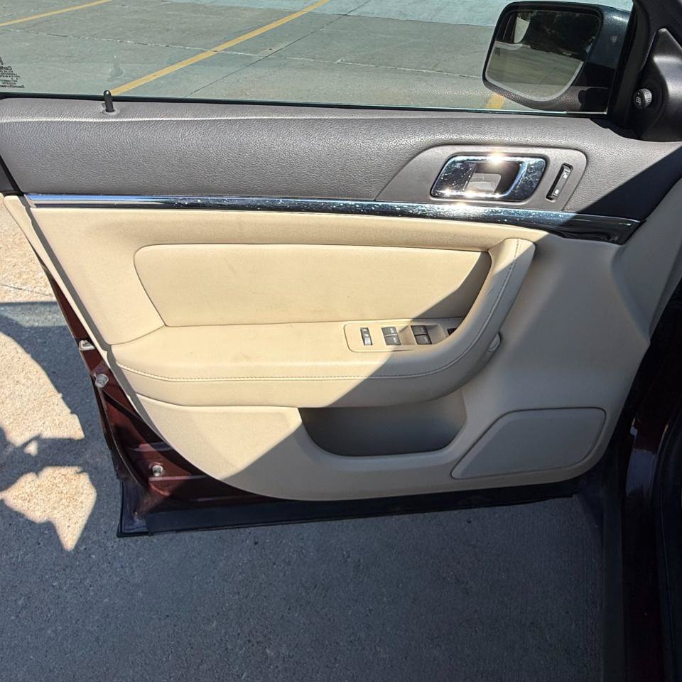 Used 2010 Lincoln MKS FWD image 18
