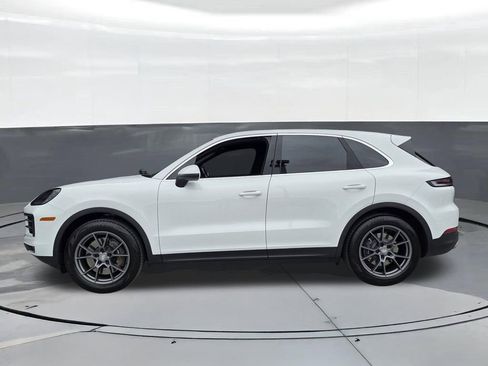 Certified 2024 Porsche Cayenne AWD/4WD image 2