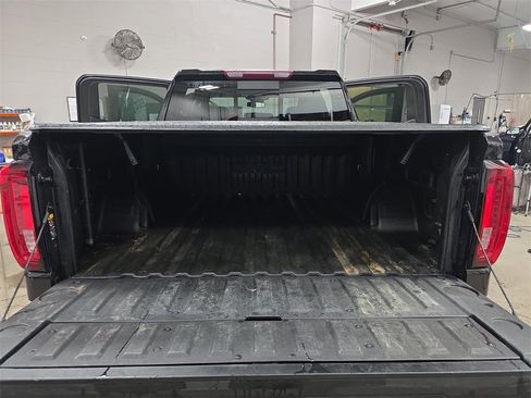 Certified 2022 GMC Sierra 1500 SLT w/ SLT Premium Plus Package image 12