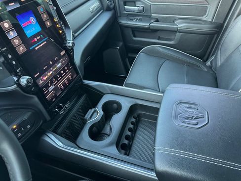 Used 2025 RAM 2500 Laramie AWD/4WD image 9