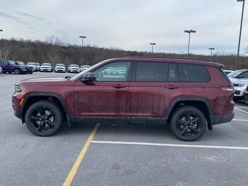 New 2025 Jeep Grand Cherokee L Limited w/ Black Appearance Package AWD/4WD image 4