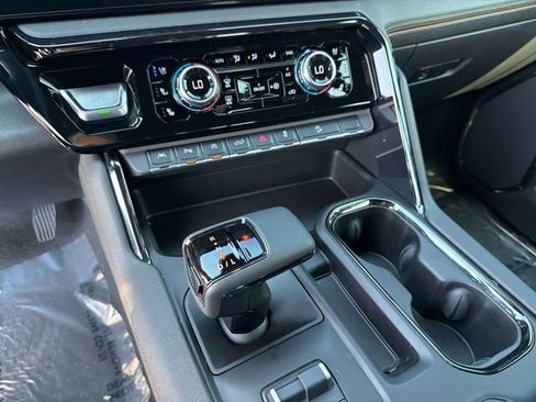 Used 2024 GMC Sierra 1500 AT4 w/ Technology Package image 27