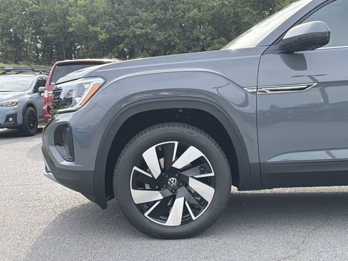New 2026 Volkswagen Atlas Cross Sport SE FWD image 9
