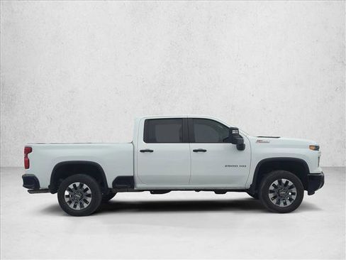 Used 2025 Chevrolet Silverado 2500 Custom w/ Custom Value Package AWD/4WD image 4