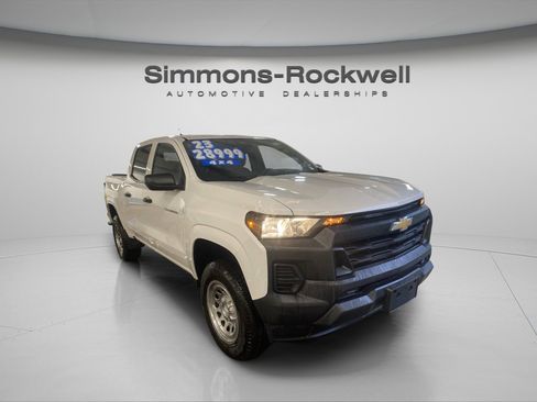 Used 2023 Chevrolet Colorado W/T w/ WT Convenience Package image 3
