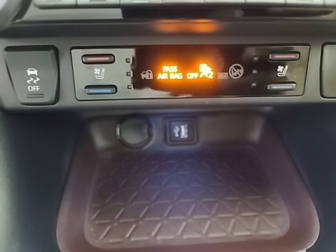 Used 2025 Toyota RAV4 Limited w/ Weather Package AWD/4WD image 37
