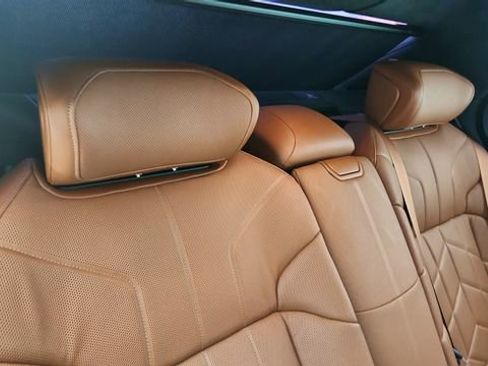 Used 2023 BMW 740i w/ Executive Package image 26