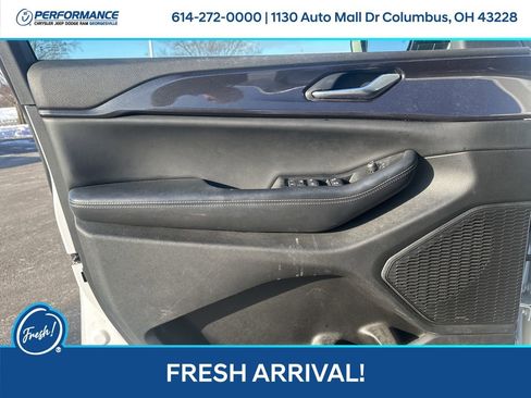 Used 2023 Jeep Grand Cherokee Laredo w/ Luxury Tech Group I image 12