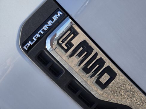 New 2024 Ford F350 Platinum w/ FX4 Off-Road Package image 8