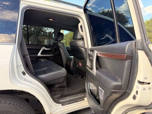 Used 2019 Toyota Land Cruiser w/ Carpet Mat Package AWD/4WD image 15