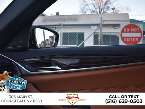 Used 2023 BMW 530e xDrive 530e iPerformance w/ Premium Package image 19