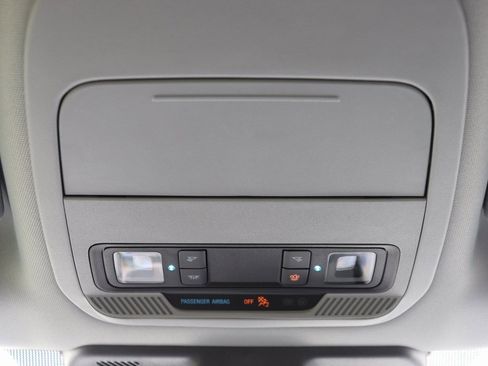 Used 2025 Ford F150 Lightning XLT image 27